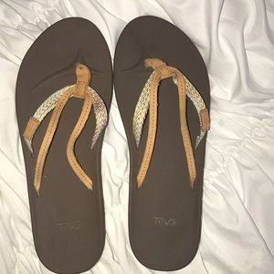 NWOT TEVA FLIP FLOPS